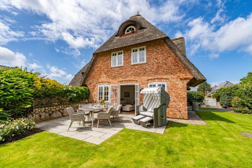 Kleinmorsum House | Family-Friendly Hüs bi Koog: Pet Welcoming 4-Star Retreat