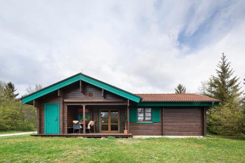 Hayingen House | Discover Hüssli Numero 1: Pet-Friendly Retreat with Pool