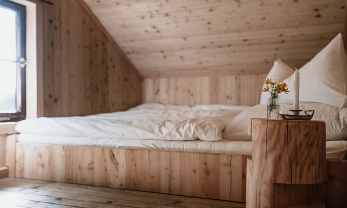 Frasdorf Cabin | Cozy Retreat: 2-Bedroom Hut with Kitchen & Garden Access