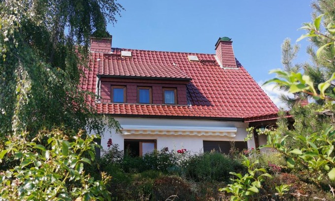Merkers House | Inviting Auszeit: Family-Friendly with Hot Tub & Kitchen