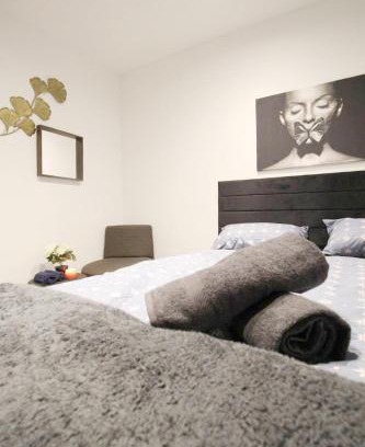 Wahring Apartment | Experience Comfort at H Elite Apartment KS with Pool Access