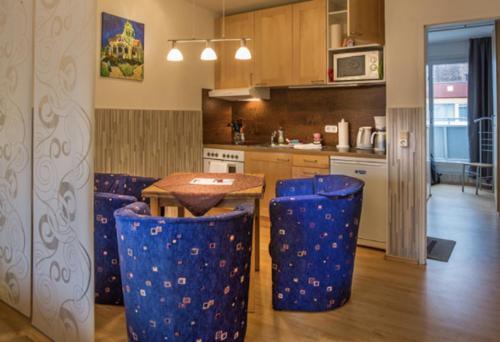 Greifswald Apartment | Modern H&H Apartments: Centrally Located with Kitchen & Balcony