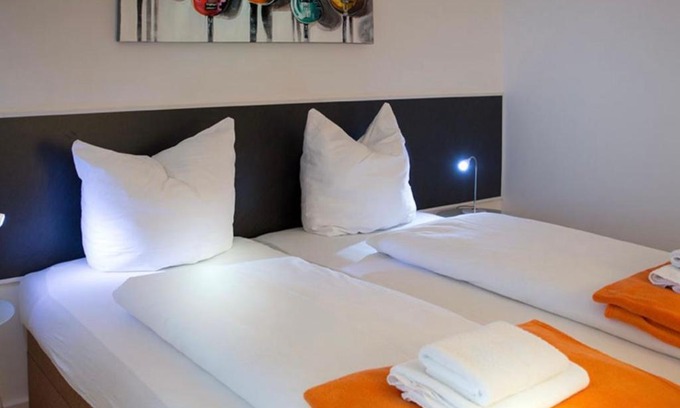Innenstadt Apartment | Central H&H Studio-Apartments with Kitchenettes & 24h Check-In