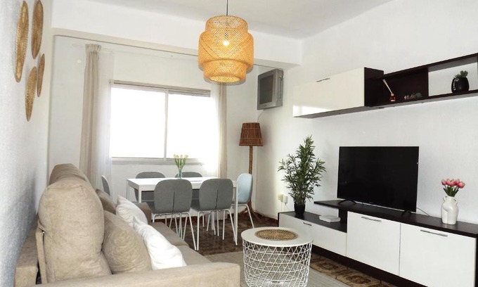 Plaza de Toros-Doctores-San Lazaro Apartment | Elegant H&H Suite Plaza de Toros - Rated 8.5 with Breakfast