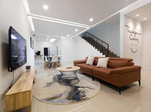 Shah Alam House | Guest Rated H+M Residence II: Near Setia City Convention