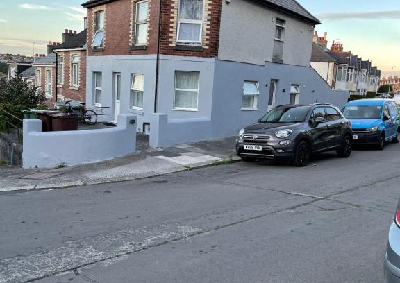 Plymouth Apartment | H & P Accommodation: Guest Rated 9/10 for a Memorable Stay