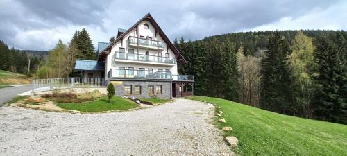 Rokytnice nad Jizerou Apartment | Inviting H&P Apartmán Rokytno 6 with Pool and Family Features