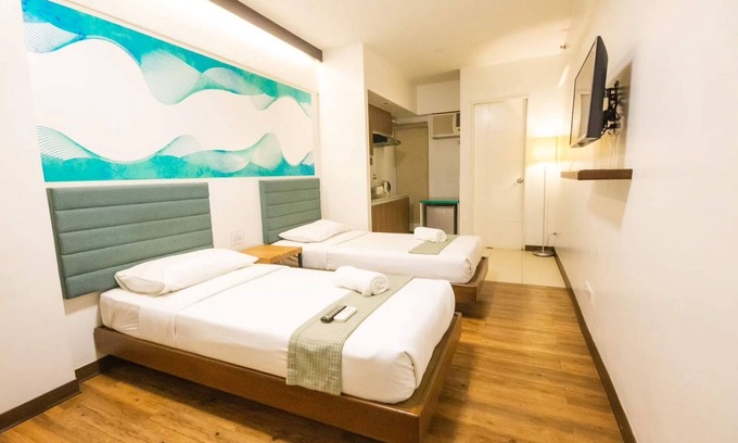 Bagong Pag-asa Hotel | Cozy H plus Hotel by Cocotel: Family-Friendly with Breakfast