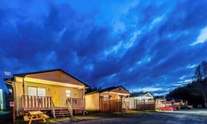 Alert Bay Cabin | Cozy Standard Double Cabin with Pet-Friendly Amenities