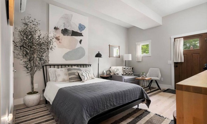 Traverse City Condo | Guest Rated: H Studio Near Downtown, Beaches & Wineries