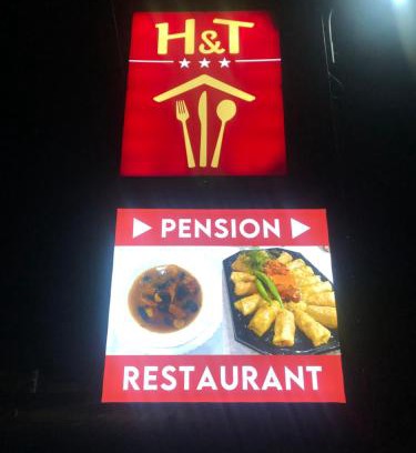 Sincraieni House | Relaxing H&T Pension-Restaurant with Pool & Family Amenities