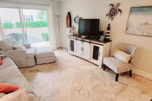Demere Park House | Cozy Retreat with Comfy King Bed and Pet-Friendly Amenities