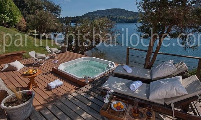 San Carlos de Bariloche House | Experience a 5-Bedroom Chalet with Private Beach & Jacuzzi
