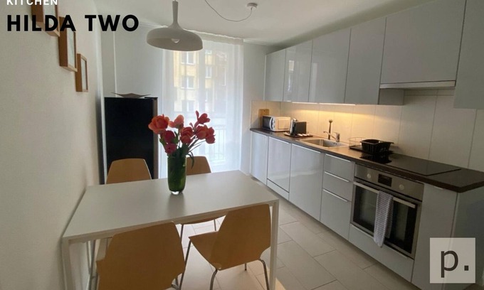 Sihlfeld Apartment | Modern and Cozy Apartment in Zurich with Hot Tub & Breakfast
