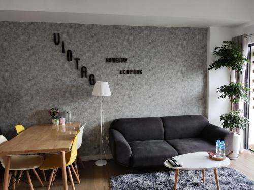 Van Giang Apartment | Explore H2 Homestay - Ecopark with Pool and Ocean Views
