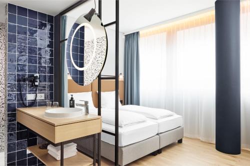 Meidling Hotel | Explore H2 Hotel Wien Schönbrunn: Pet-Friendly Escape