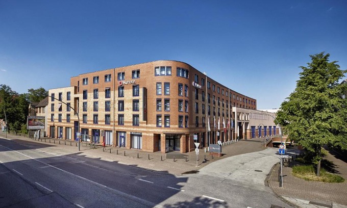 Bergedorf Hotel | Discover H4 Hotel Hamburg Bergedorf: Pet-Friendly Comfort