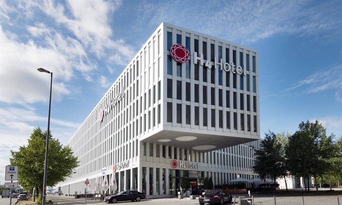 Riem Hotel | Discover H4 Hotel München Messe: 4-Star Comfort Awaits