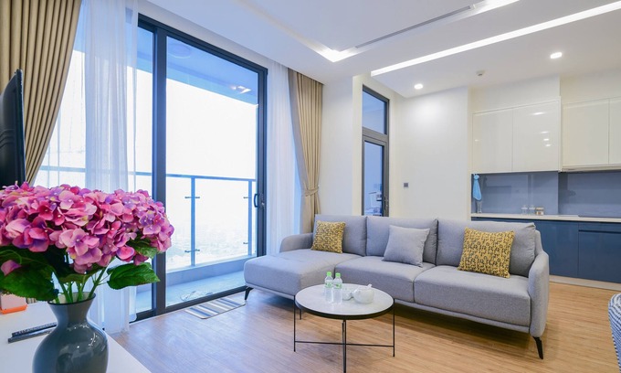 Ba Dinh Apartment | Discover Ha Noi Central Apartment with Pool Access