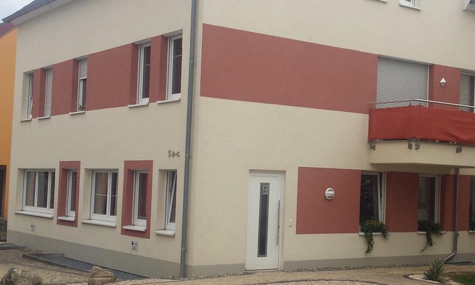 Neustadt an der Weinstrasse Apartment | Renovated Apartment with Top Amenities & Guest Rated 9.8