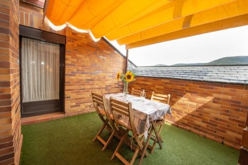 El Espinar Apartment | Discover Había Una Vez: Family-Friendly Retreat with Top Ratings
