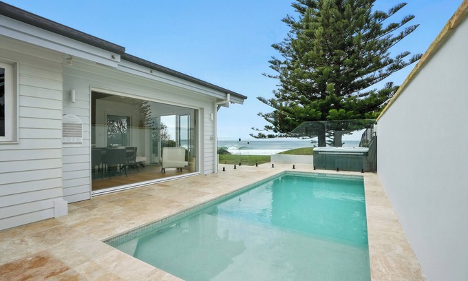 North Avoca House | Habbaniyah - Beachfront Retreat with Ocean View & Spa