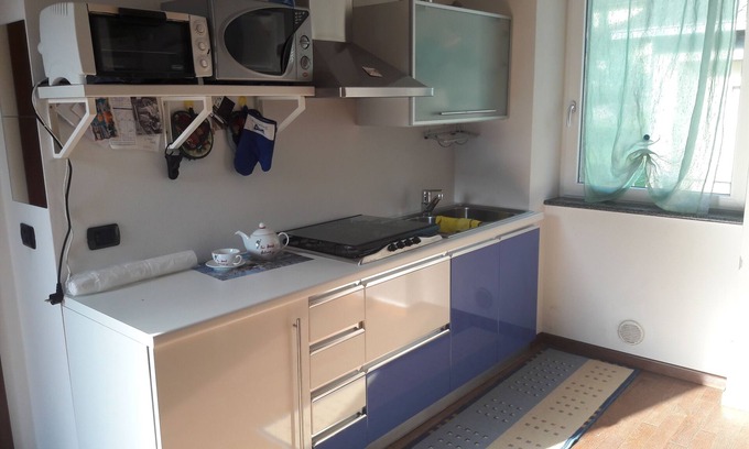 Ardenno House | Cozy House for 2 with Kitchen & Secure Parking
