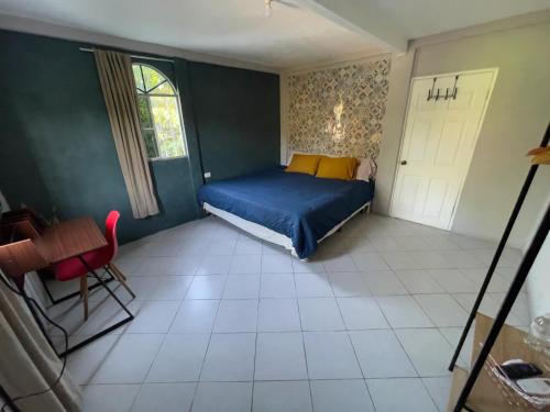 El Porvenir House | Top-Rated Room Near the Airport - Pet & Child Friendly