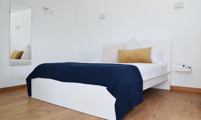 La Santa Apartment | Cozy Room with Private Bath and Independent Entrance