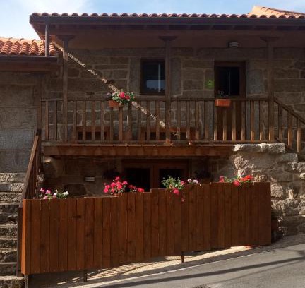 Maus de Salas Apartment | Family-Friendly Stay at Habitación do Xurés, Rated 9.7/10
