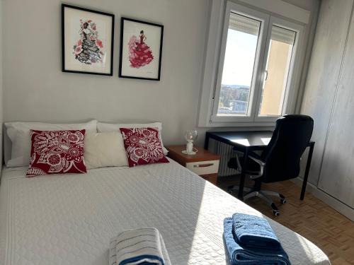 Beiro House | Cozy Double Room with Private Bathroom in Granada Center