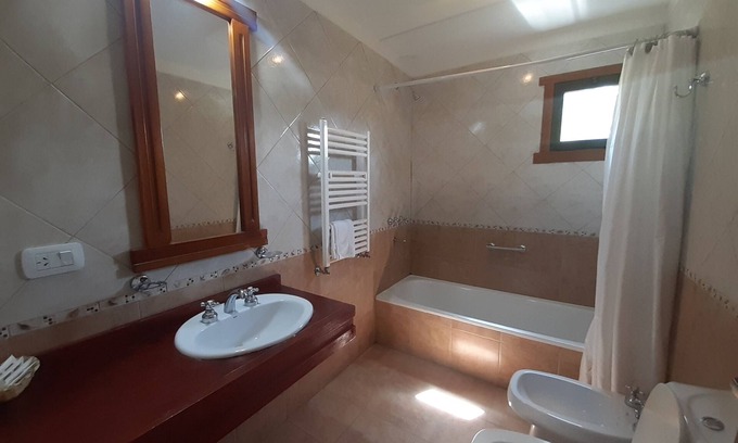 El Chalten Hotel | Cozy Double Room at Hostería El Paraíso with Spa & Breakfast
