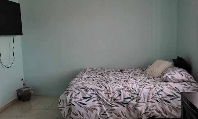 Escobedo House | Cozy Room in a Local Home - Guest Rated 9/10