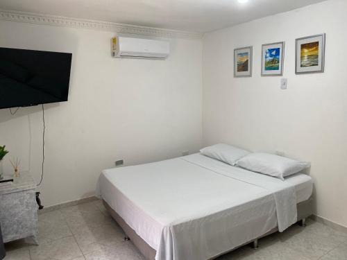 Crespo Apartment | Convenient Rooms Near the Airport with Family Amenities