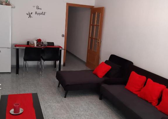 Nou Moles House | Cozy Room in Shared Flat for Adults and a Dog