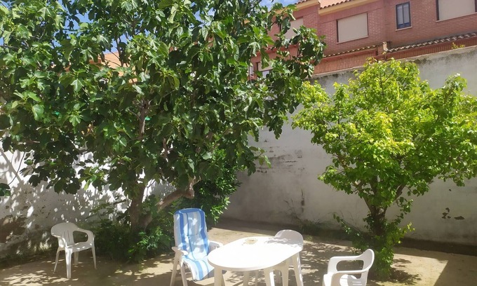 Toledo House | Cozy Double Room in Toledo with Kitchen & Pet-Friendly