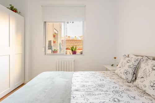 Santutxu House | Cozy Private Room in Central Bilbao - Guest Rated 8.1/10