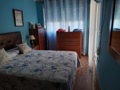 Gandia House | Pet-Friendly Habitacion Azul with Family Amenities Awaits