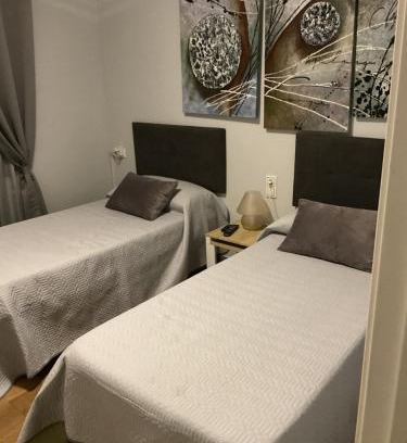 Tarrega Apartment | Cozy Double Room in Casa Particular with Pool & Pet-Friendly