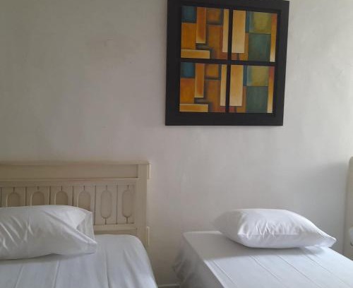 Sur Occidente House | Top-Rated HABITACIONES CASA DE ALOJAMIENTO ADEL with Breakfast