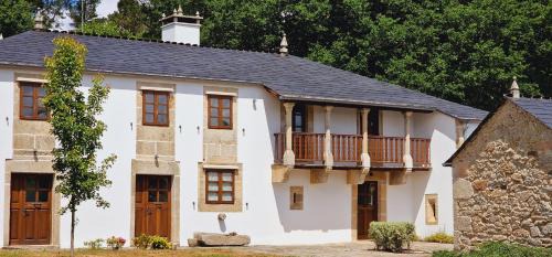Guitiriz House | Pet-Friendly Getaway at Habitaciones La Cuevona de Guitiriz