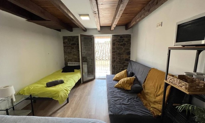 Biescas House | Comfortable Accommodations for 11 in Central Biescas