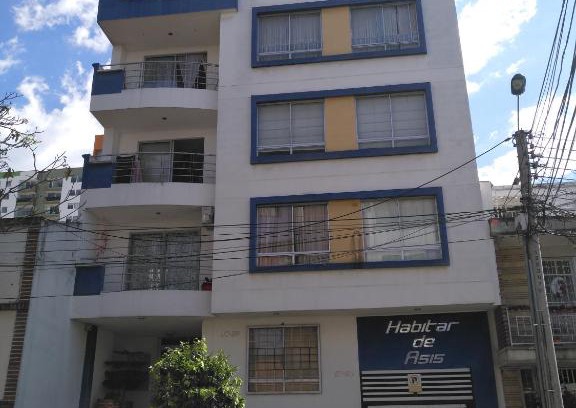 Bucaramanga House | Top-Rated Stay at Habitar de Asis with Family Amenities