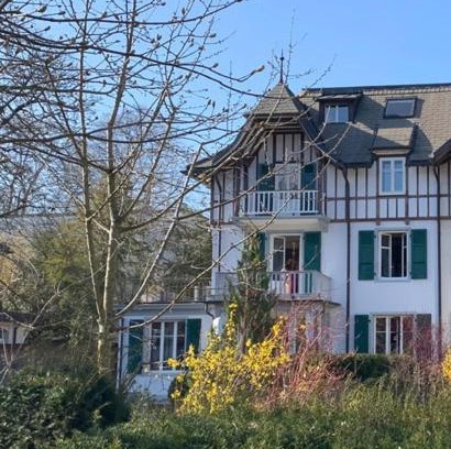 Kirchenfeld-Schosshalde Bed & Breakfast | Habsburg B&B: Oceanfront Retreat with Pool & Family Appeal