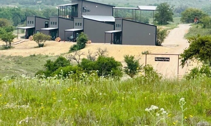 Johnson City House | Discover "Willie" - Family-Friendly Retreat in Hill Country