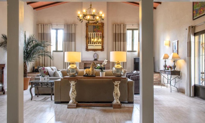 Coin Villa | Experience Oceanfront Bliss at Hacienda De La Siesta