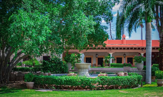 Centro Hotel | Unforgettable Stay at Hacienda de los Santos - 5 Star Oasis