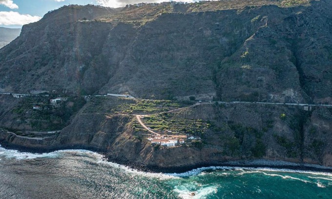 Los Realejos Villa | Oceanfront Haven: Hacienda el Terrero with Pool & Views