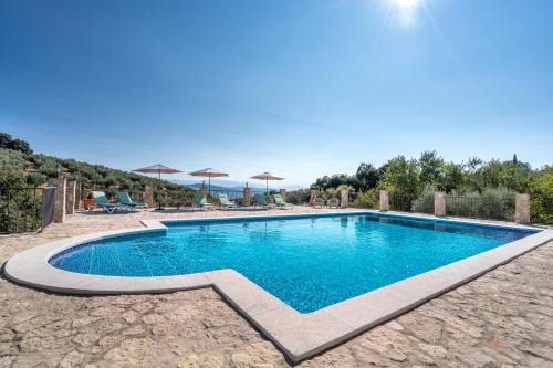 Algarinejo Apartment | Charming Hacienda La Buena Vida B&B with Ocean Views