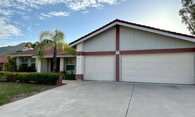 Kit Carson House | Hacienda Villa: Guest Rated 10/10 with Lake View & Spa